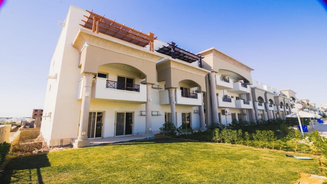 3-Bedroom Chalet 120m with Roof for Sale in Lasirena Sokhna